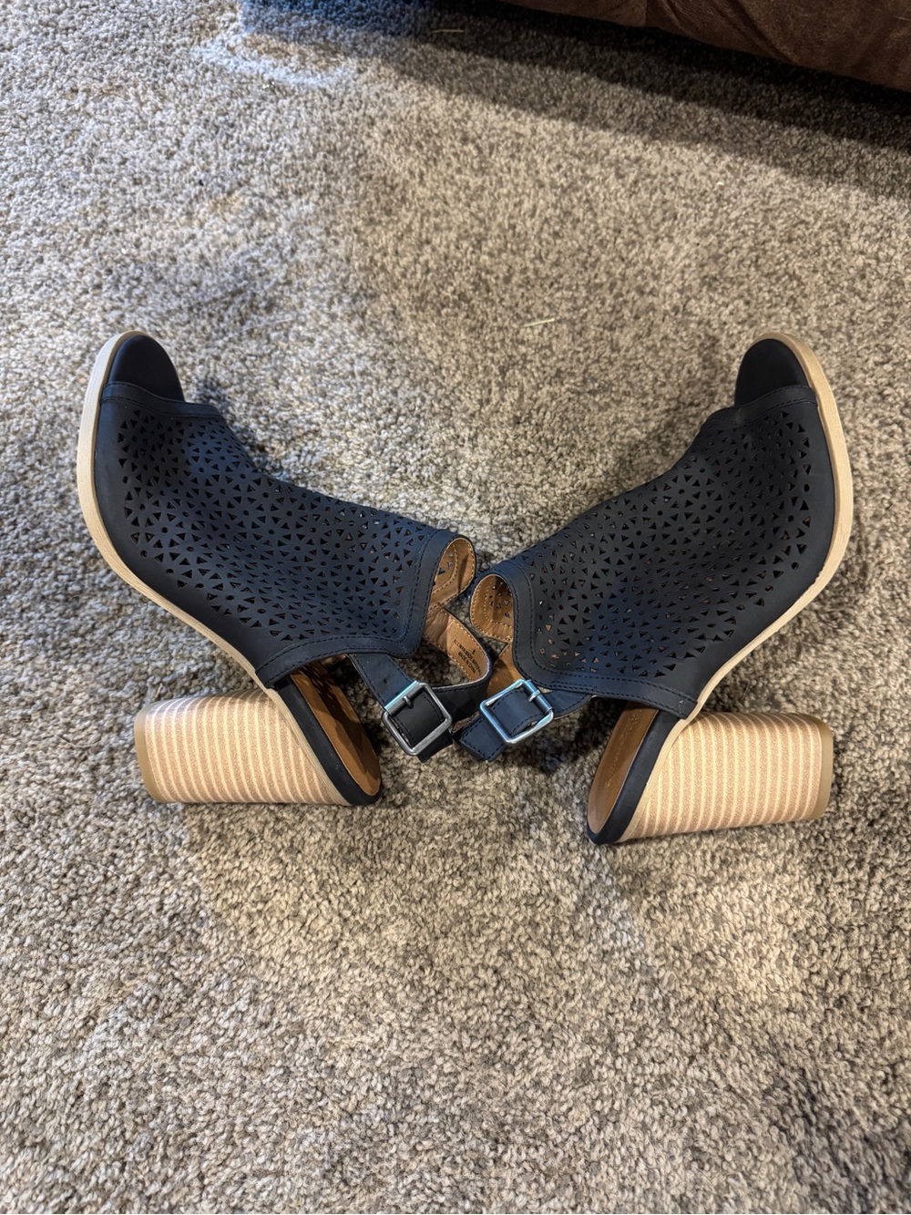 Universal Thread Black Laser-Cut Open-Toe Wedge Sandals with Ankle Strap - Picture 6 of 8